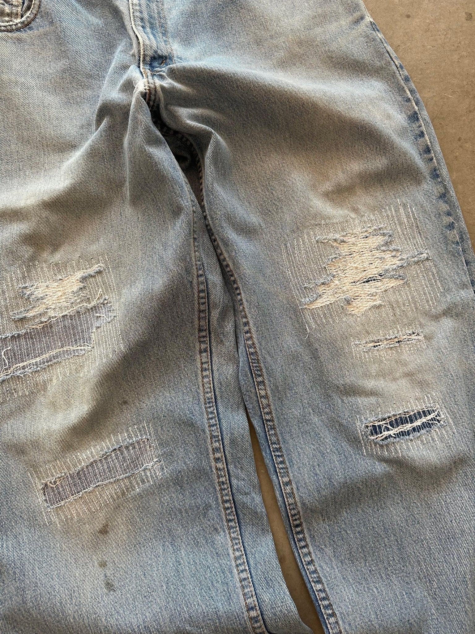 1990's Levi's 560 Repaired Jeans - 34 x 32