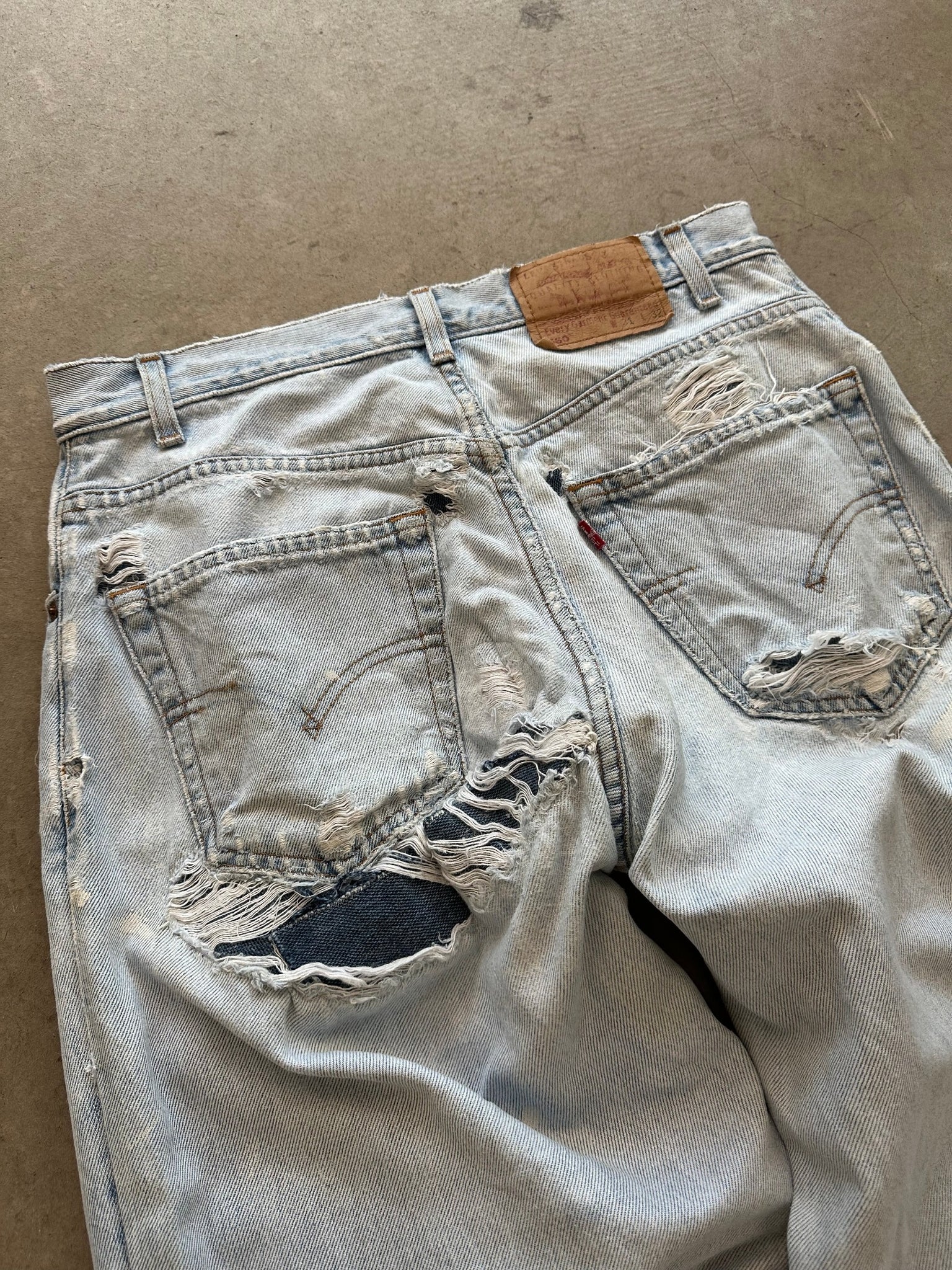 1990's Levi's 560 Repaired Jeans - 31 x 32