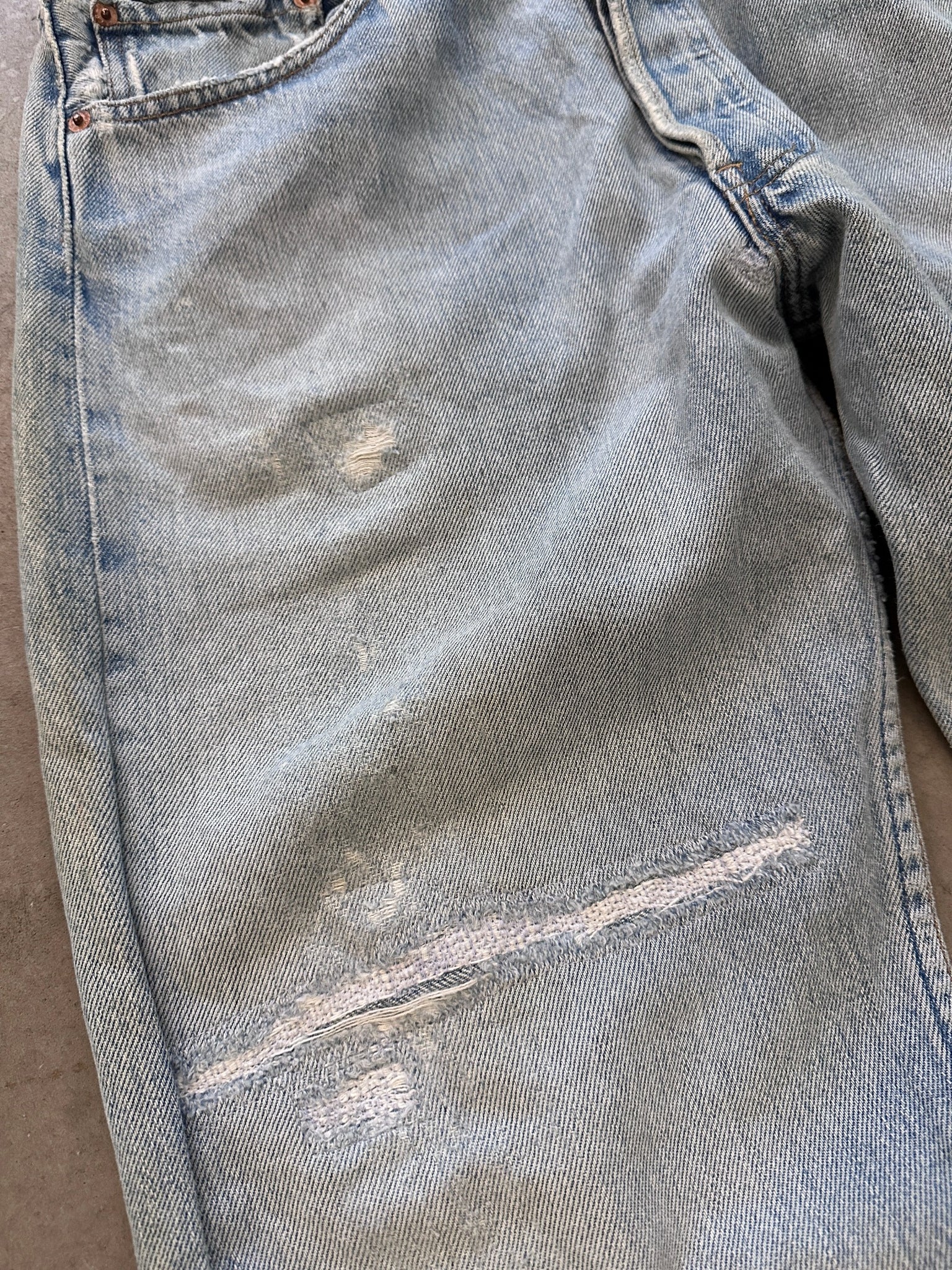 1997 Levi's 501 Repaired Jeans - 33 x 32