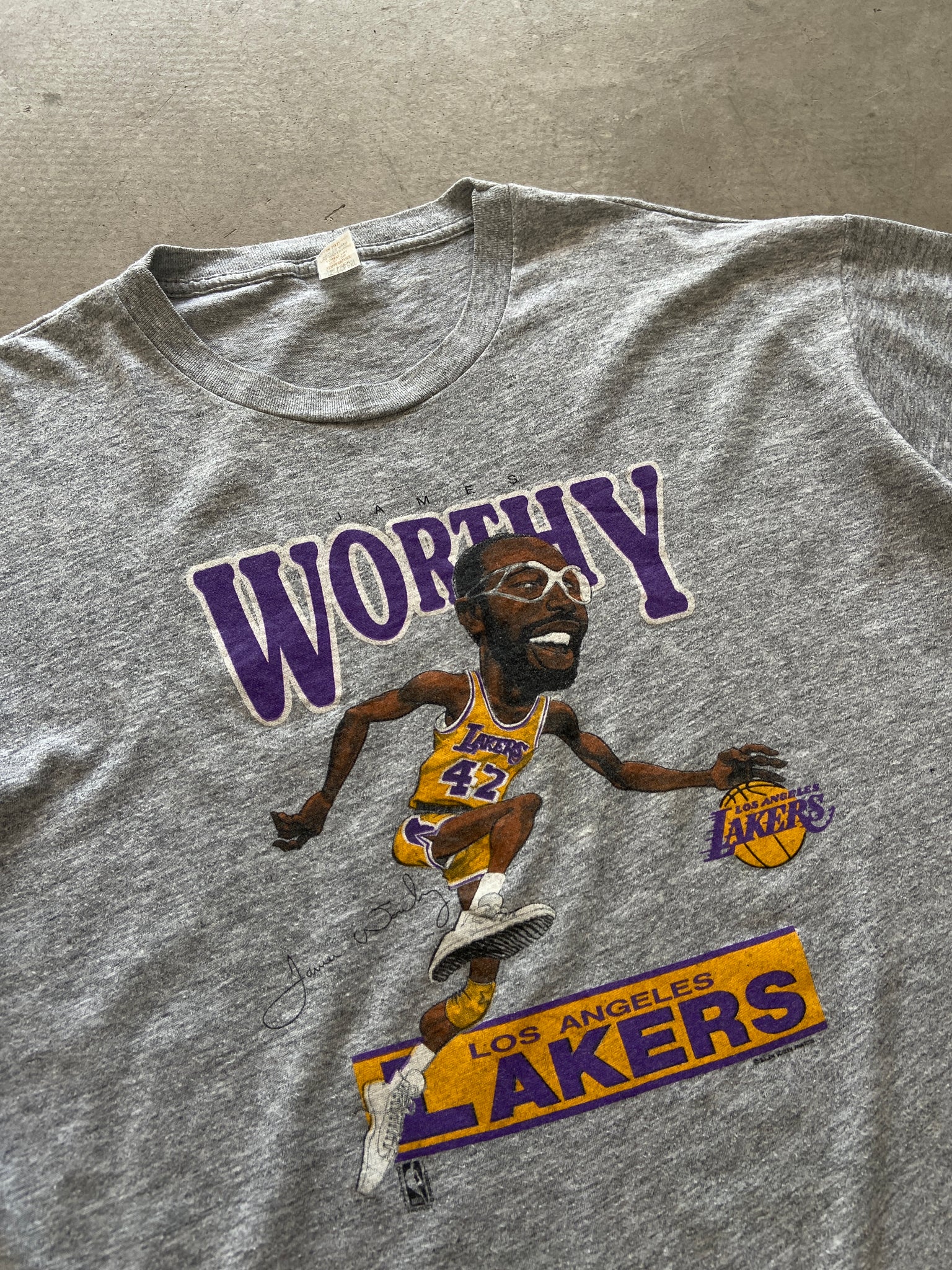 1980's James Worthy Lakers T-Shirt - XL