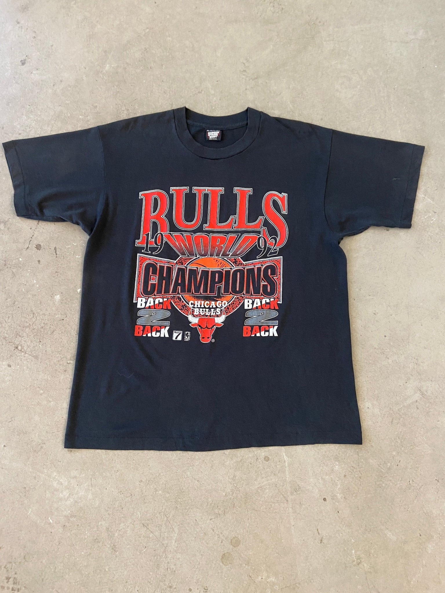 1992 Chicago Bulls Back 2 Back World Champions T-Shirt - XL