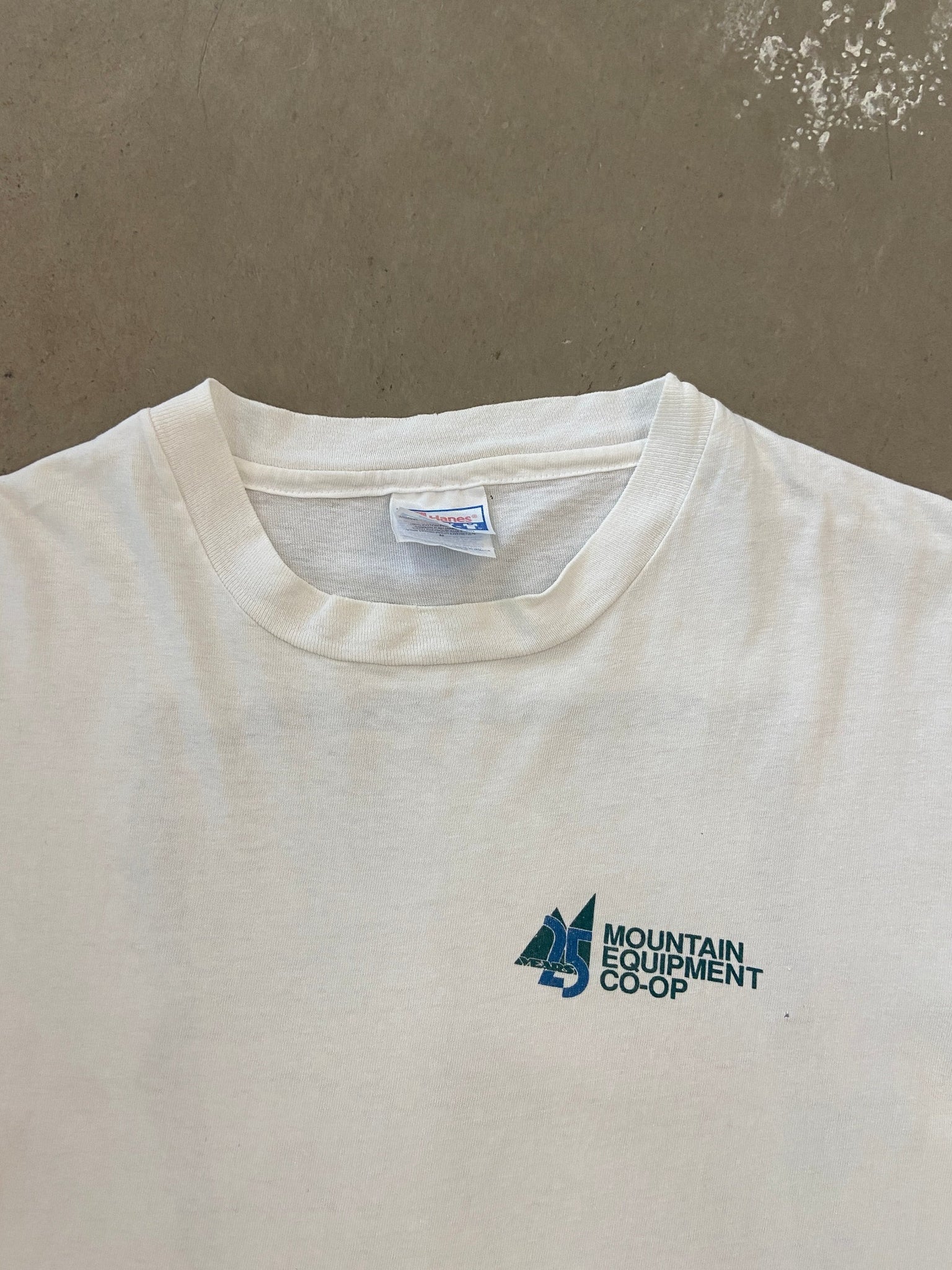 1996 Mountain Equipment T-Shirt - M