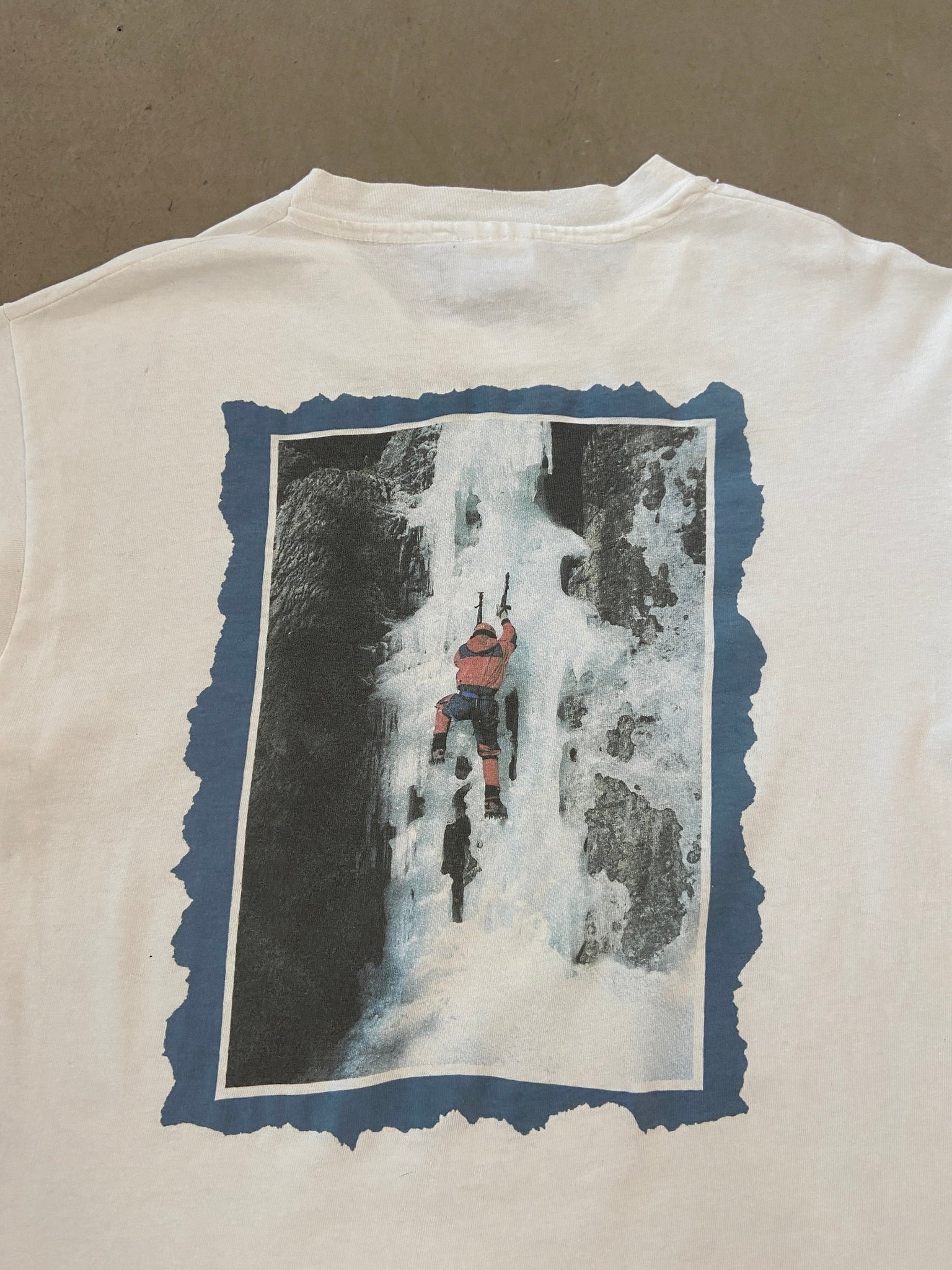 1996 Mountain Equipment T-Shirt - M