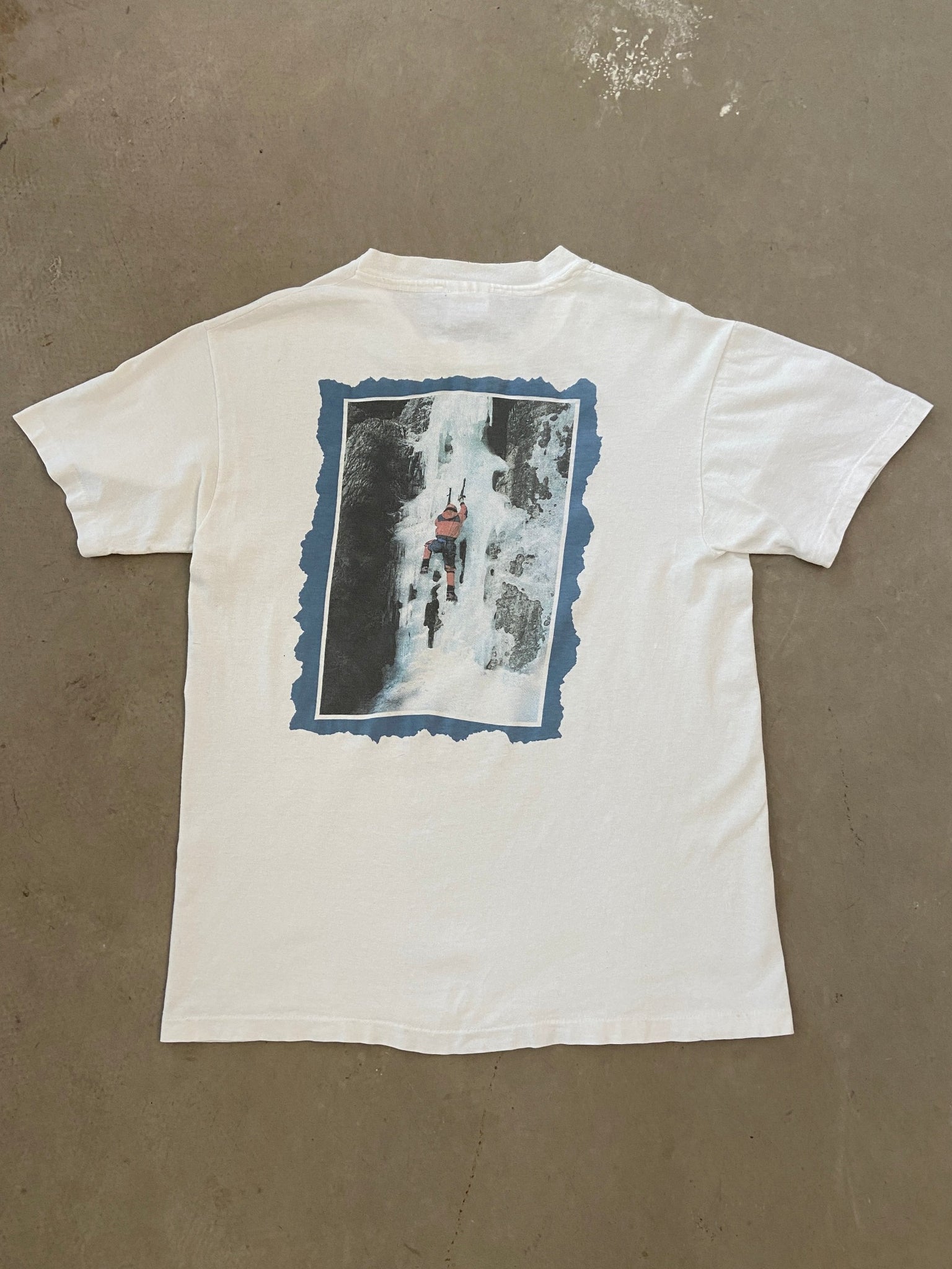 1996 Mountain Equipment T-Shirt - M