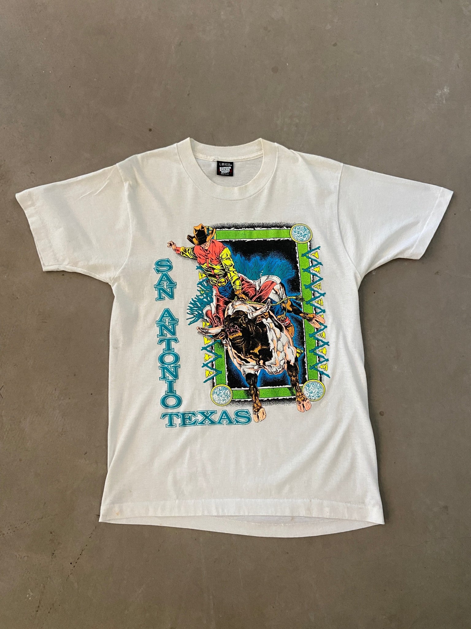 San Antonio Texas T-shirt - L